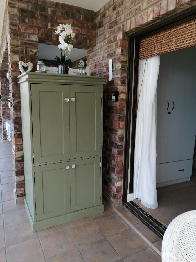 Beach House On 18P Repens Mosselbaai Buitenkant foto