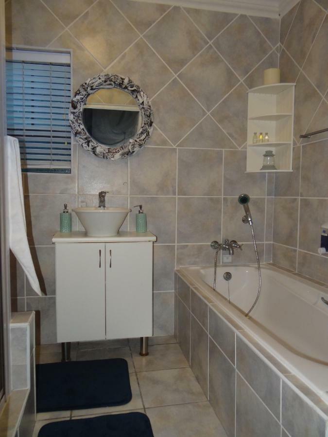 Beach House On 18P Repens Mosselbaai Buitenkant foto